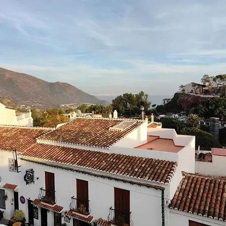 Precioso Con Vistas En El Centro De Pueblo Apartment *